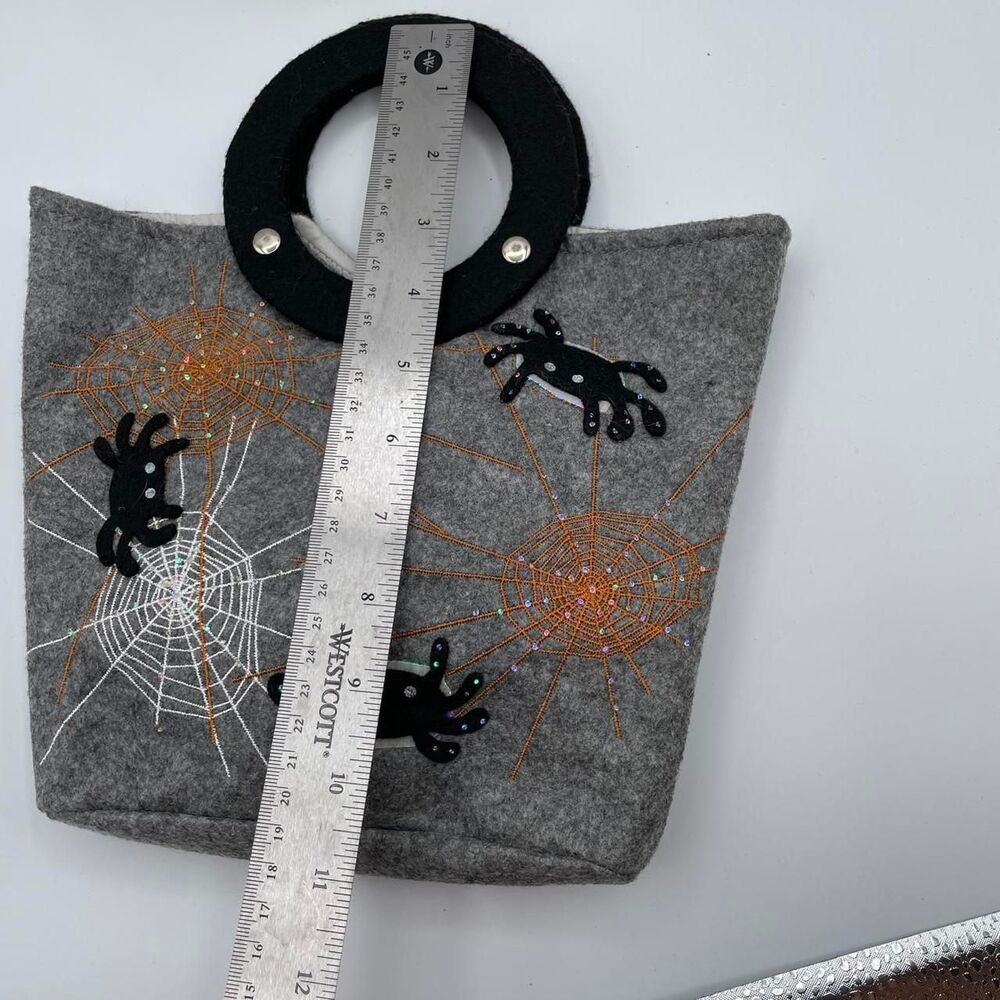 Grey Felt Halloween Purse Handbag Tote Bag Novelty Lights Up Spider Web Spooky - Picture 6 of 8